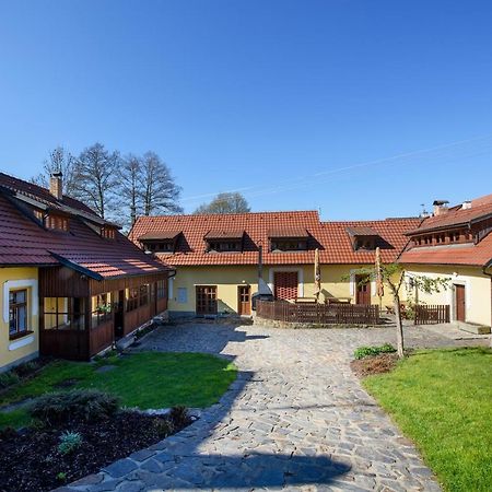 Mlyn Kamenice Klucenice Exteriér fotografie