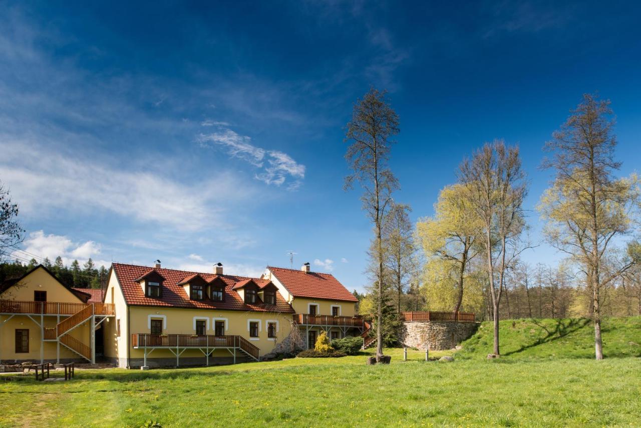 Mlyn Kamenice Klucenice Exteriér fotografie