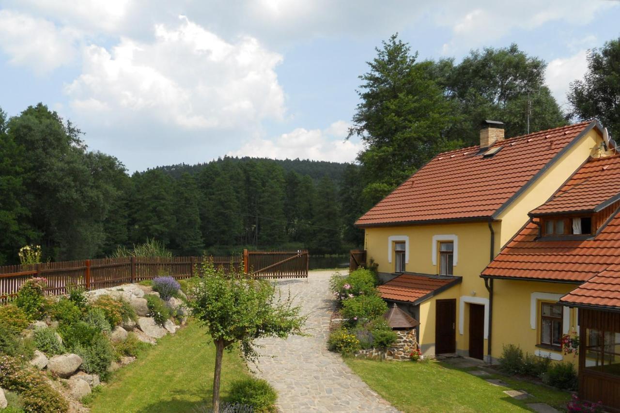 Mlyn Kamenice Klucenice Exteriér fotografie